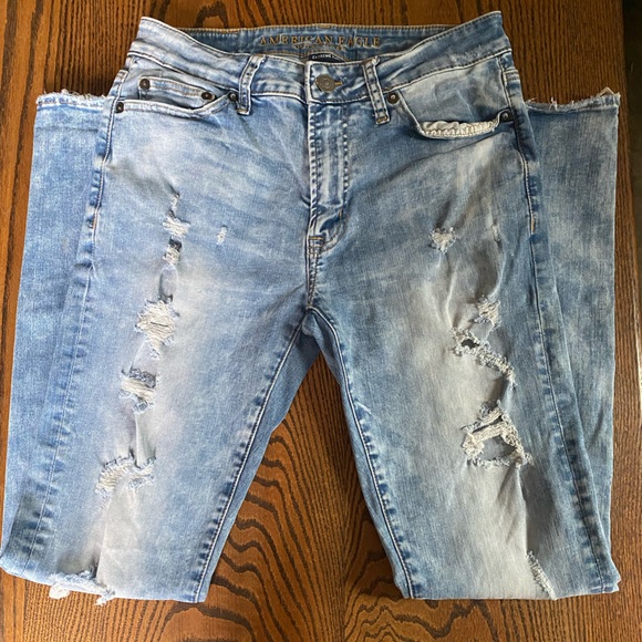 American Eagle Outfitters Light Blue Distressed slim fit - Picture 2 of 6
